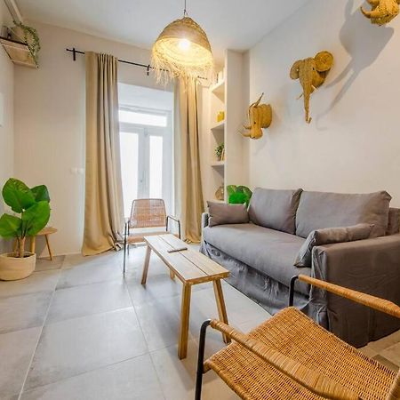Cool Deluxe Interior Design A 2 Min De Gran Via Apartment Madrid Exterior photo