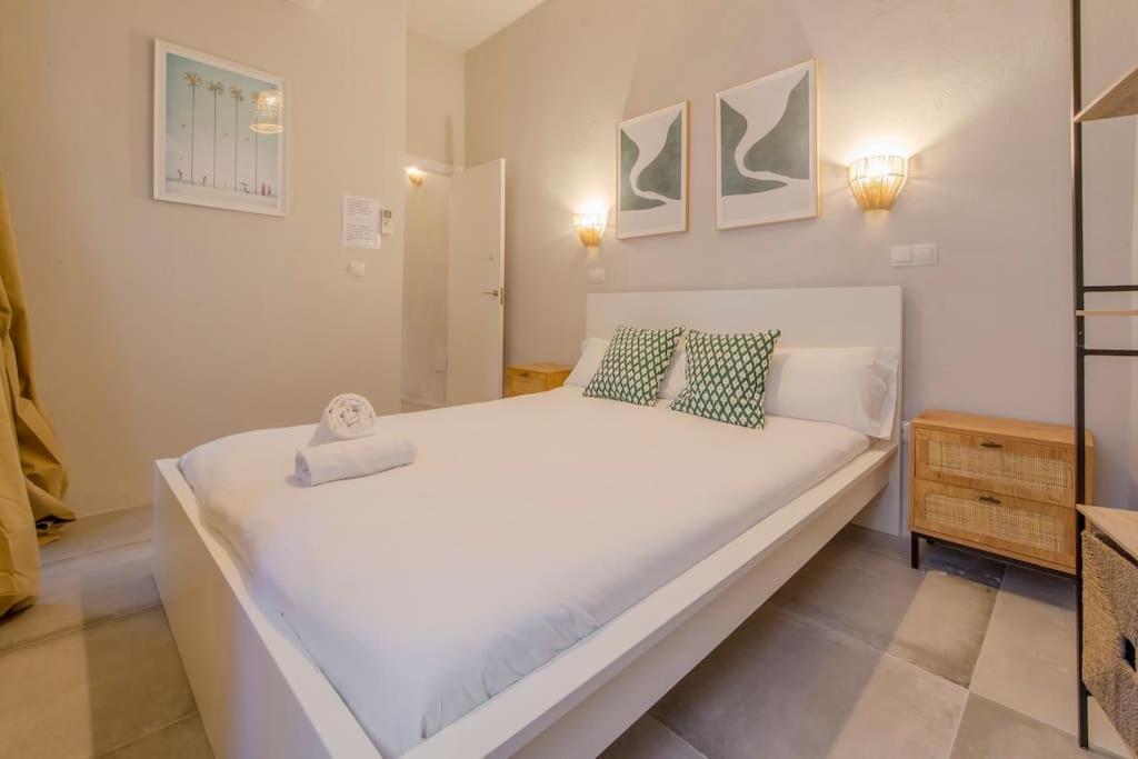 Cool Deluxe Interior Design A 2 Min De Gran Via Apartment Madrid Exterior photo