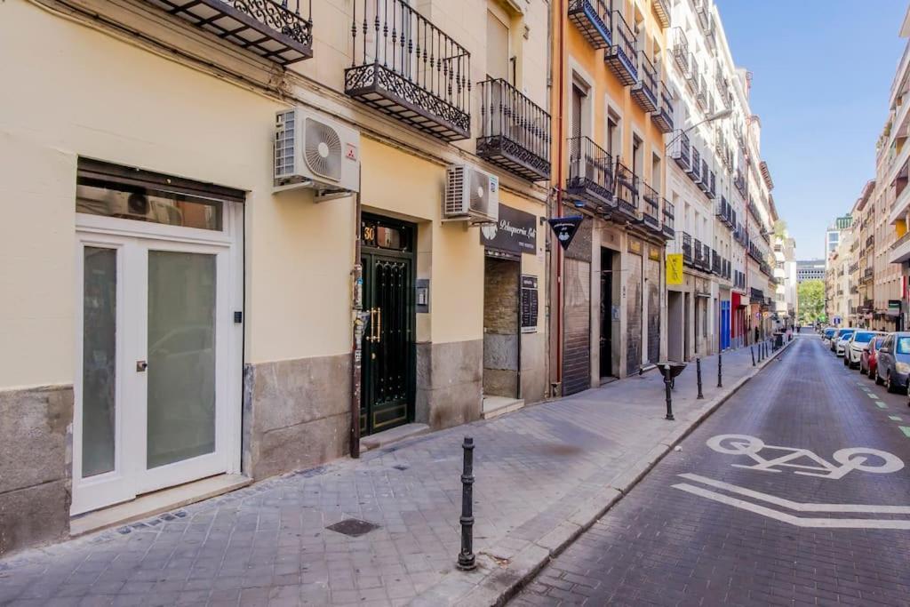 Cool Deluxe Interior Design A 2 Min De Gran Via Apartment Madrid Exterior photo